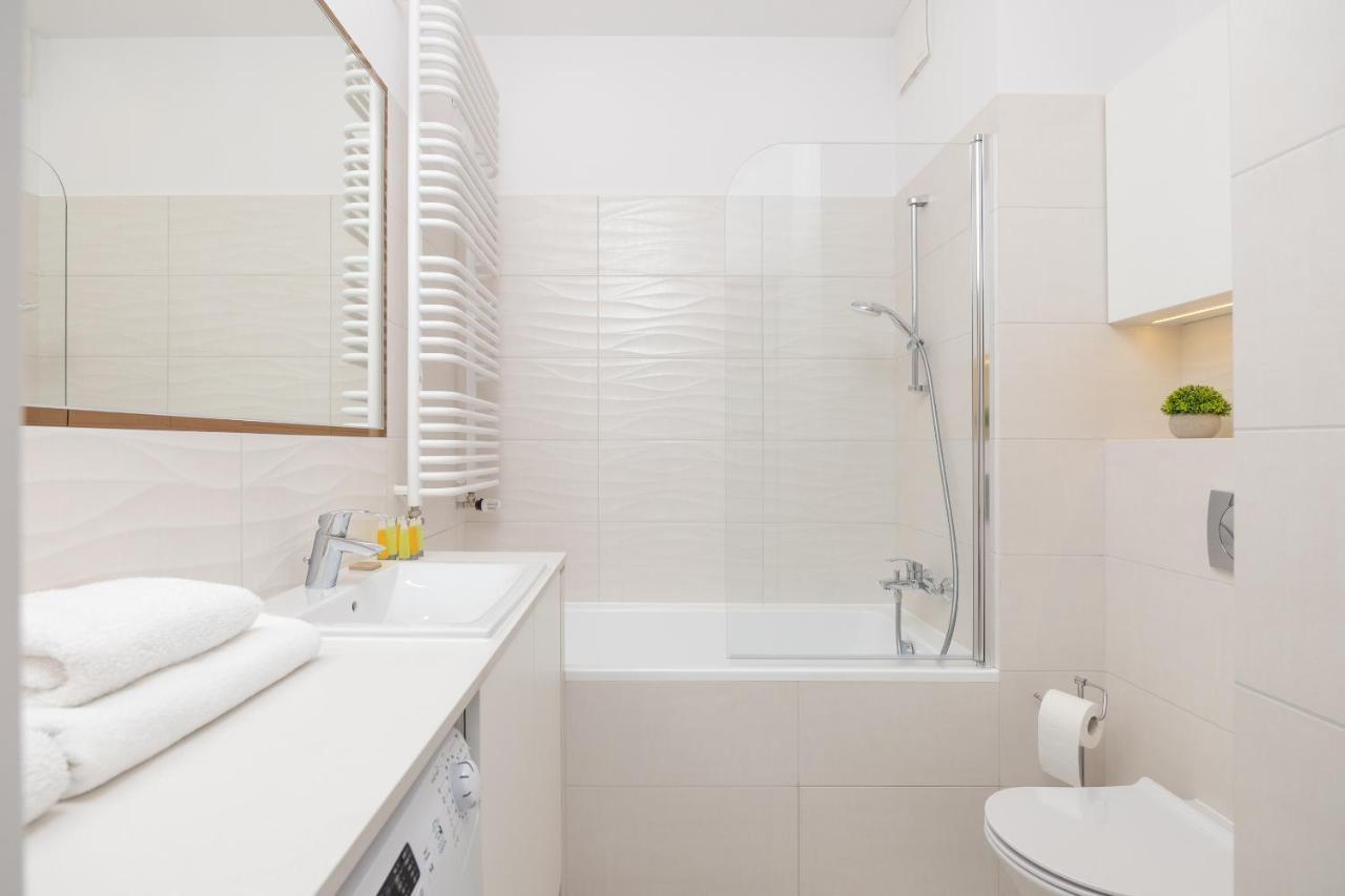 Wola Chic Blue Apartment Warsawa Bagian luar foto